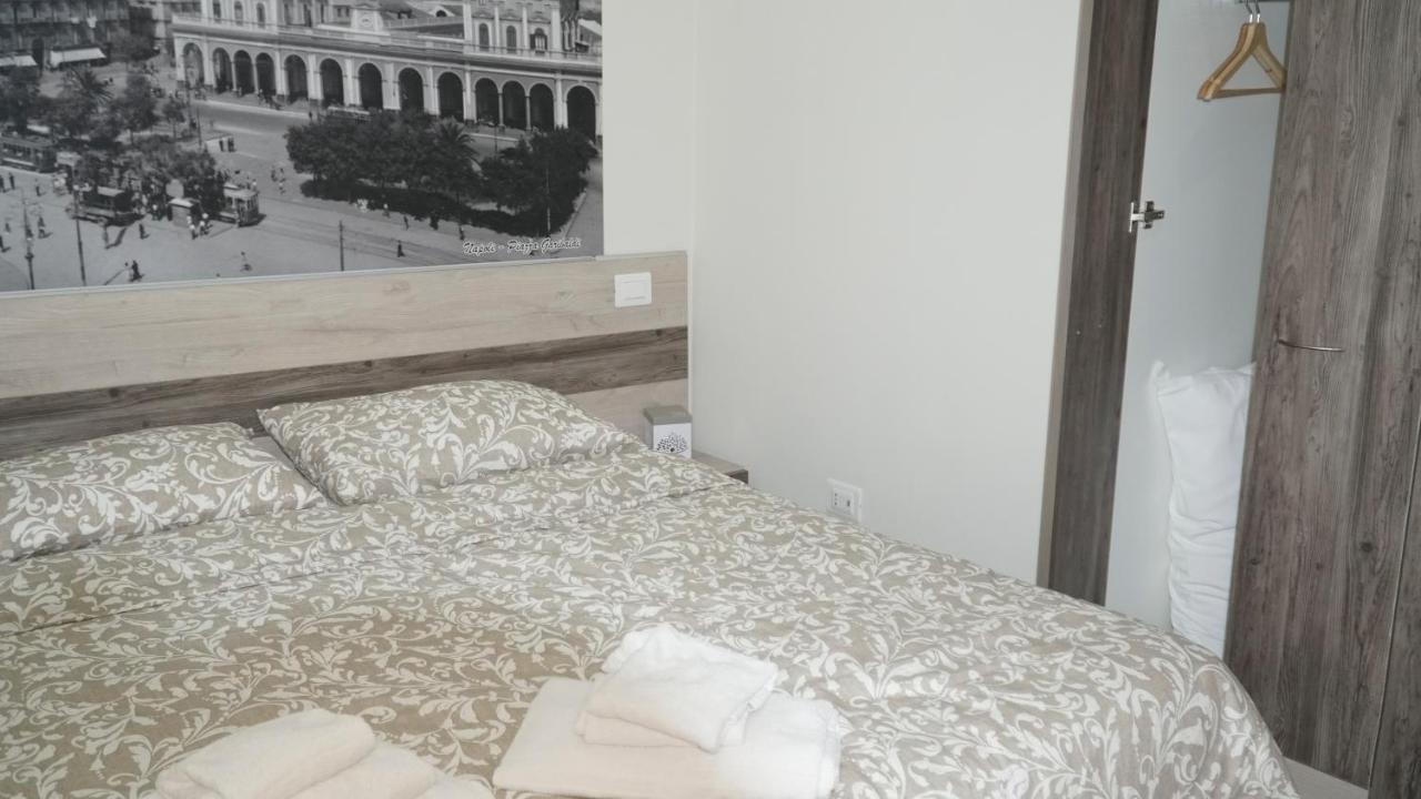 Donna Vicenza Bed & Breakfast Napels Buitenkant foto