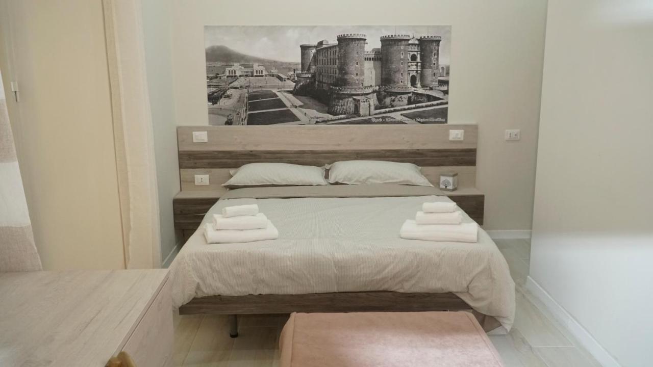 Donna Vicenza Bed & Breakfast Napels Buitenkant foto