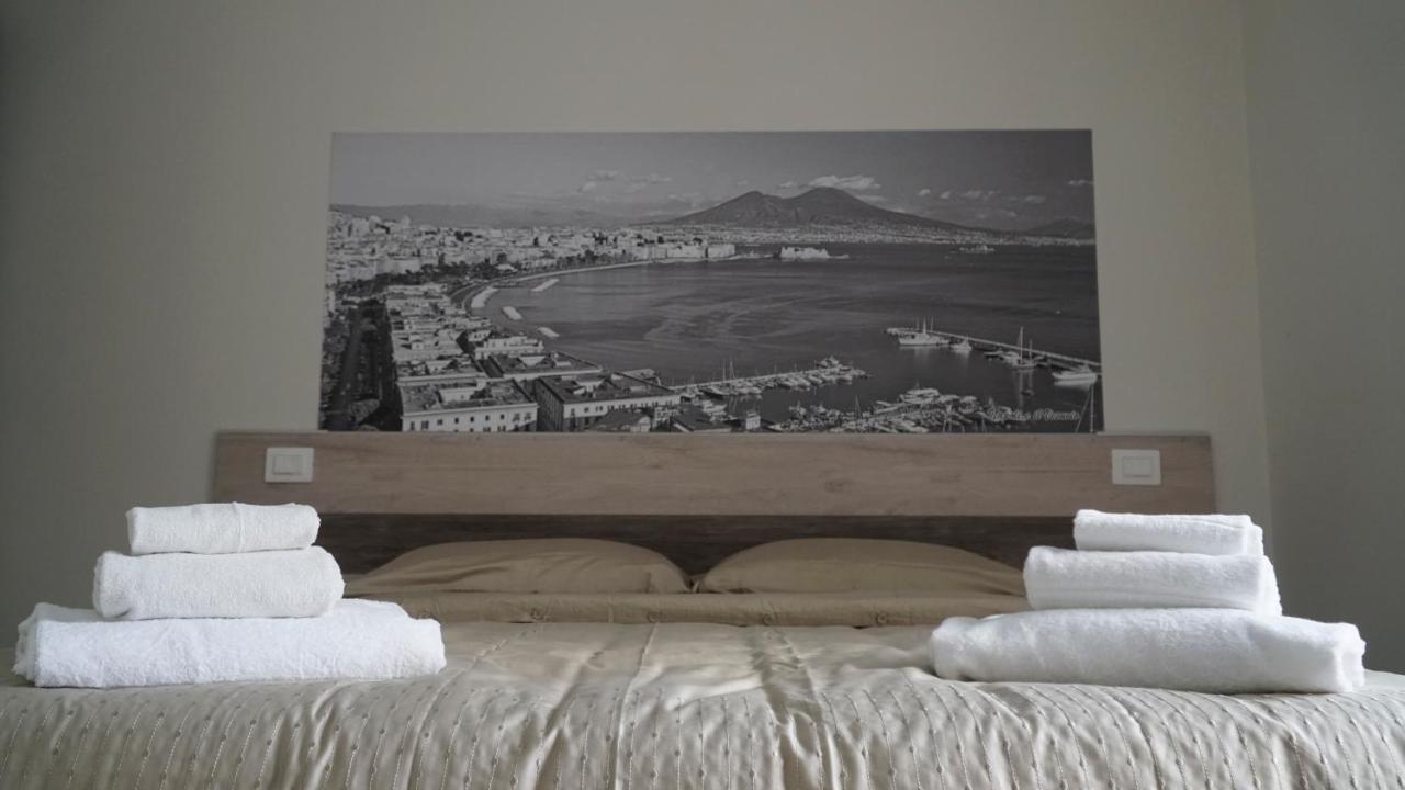 Donna Vicenza Bed & Breakfast Napels Buitenkant foto